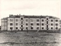 Дом на Уральской, 84. 1930е гг. Сначала дом был трёхэтажным, потом надстроили четвёртый этаж. (прислано пользователем: Modelier)